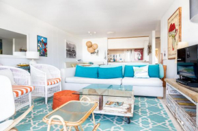 Striking view lavish 2 bedroom apartment with uncapped WIFI, A04 DB